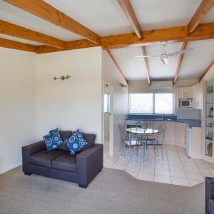 Family Two Bedroom Apartment 1 (sleeps 5)