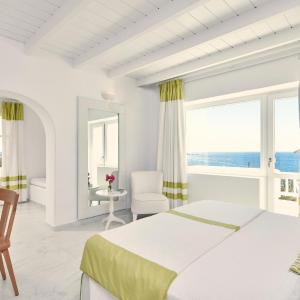 Honeymoon Sea View Suite with Outdoor Jetted Tub