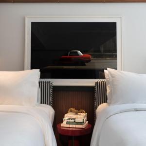 Medium Room with two single beds