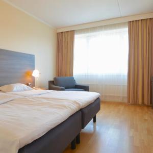 Double Room with Chair Bed 
