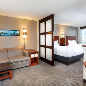 Queen Room with Two Queen Beds and Sofa Bed - High Floor