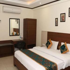 Deluxe Double Room (2 Adults + 1 Child)
