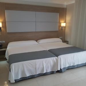 Double or Twin Room (3 Adults+ 1 Child)