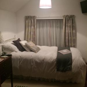 Single Room with Private External Bathroom
