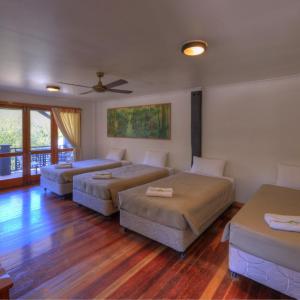 Quadruple Room with Shared Bathroom