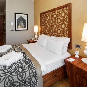 King Suite with Fireplace
