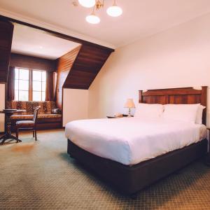 King Pub Room