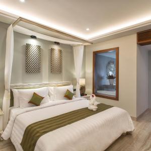 Honeymoon Suite with Lagoon Access
