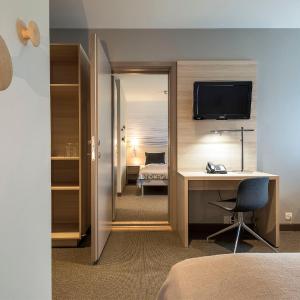 Family Room (2 Adults + 2 Children)