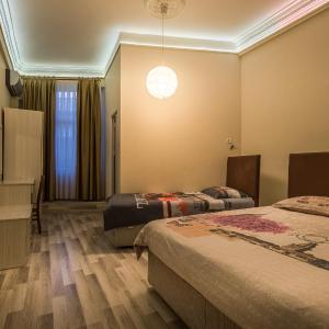 Comfort Triple Family Room