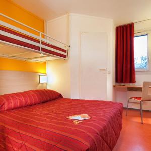 Triple Room (1 Double Bed + 1 Single Bed)