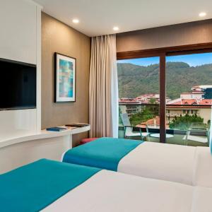 Superior Room with 2 Single Beds