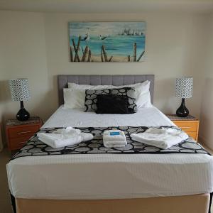 One-Bedroom Apartment with Ocean View
