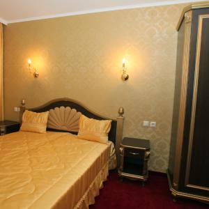 Double or Twin Room with Free Underground Parking