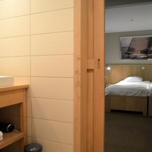 Comfort Room with Bathtub 