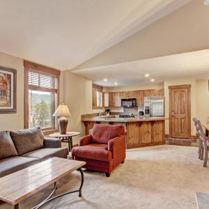 Deluxe Two-Bedroom Apartment