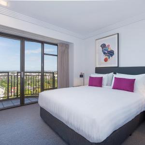 One-Bedroom Executive Park Suite 