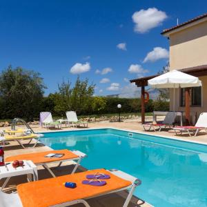 Three-Bedroom Villa with Private Pool (SummerBreeze)