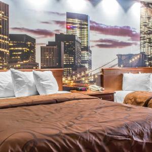 Queen Room with Two Queen Beds - Smoking