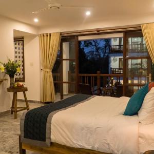 Triple Room with Balcony