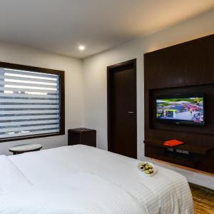 Queen Room with 20% discount on F&B and Spa