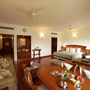 Junior Suite with 10% on food and beverages | 15% off on spa and salon services