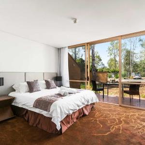 Deluxe King Suite