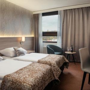 Special Offer - Double Room with Gym and Pool Access 