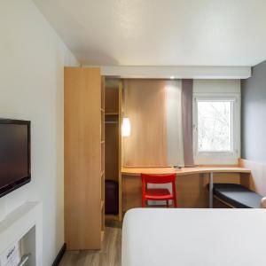 Standard Double Room with Queen Bed
