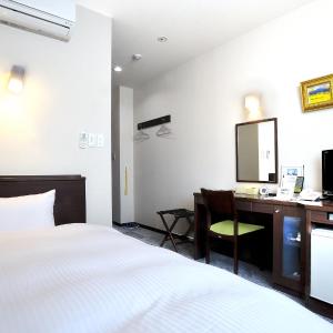 Double Room with Small Double Bed and Shower - Non-Smoking
