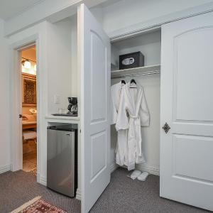 Voyager Room