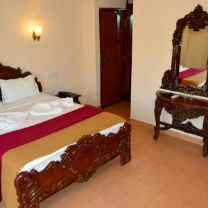 Double Room with Pool View