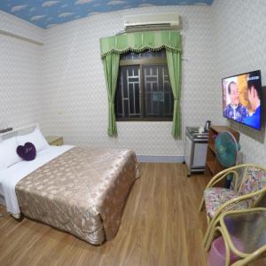 Standard Double Room with Shared Bathroom