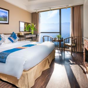 Deluxe Double or Twin Room with Mountain View