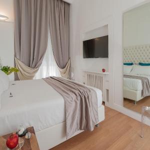  One-Bedroom Apartment - Separate Building - Piazza della Maddalena 2