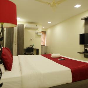 Deluxe Double Room (2 Adults + 1 Child)
