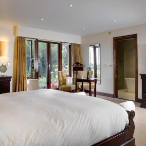 King Room Suite - Non-Smoking