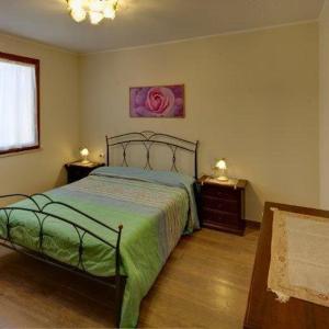 One-Bedroom Apartment with Patio