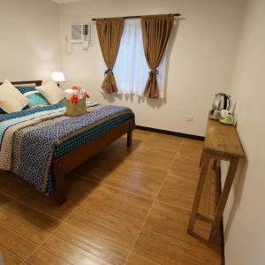 Deluxe Queen Suite