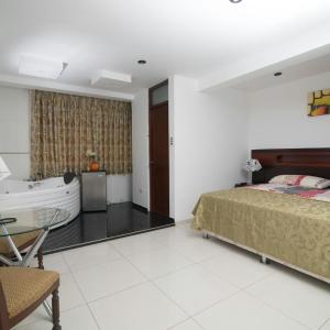 Deluxe Room (2 Adults + 1 Child)