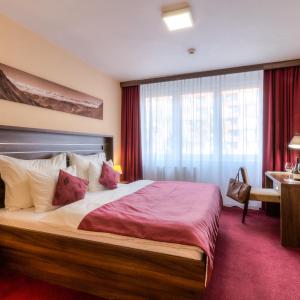Business King Room