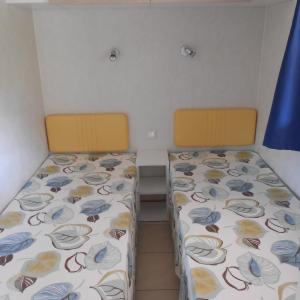 Mobile Home (4 Adults)