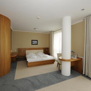 Suite (2 Adults)