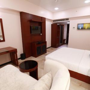 Large Double or Twin Room