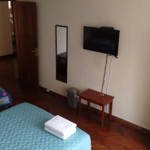 Basic Triple Room with Shared Bathroom
