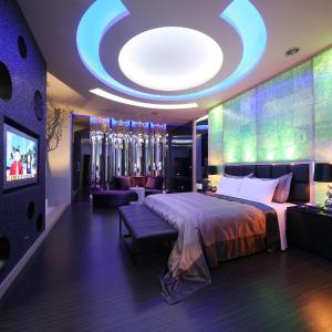 Queen Room with Spa Bath
