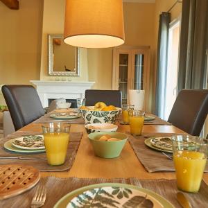 Three-Bedroom House (6 Adults)