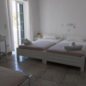Triple Room with Pool and Sea View