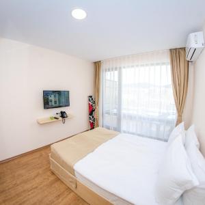 Studio with Park View - Room Only