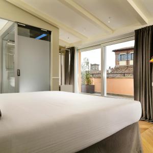 Deluxe Double Room with Shower